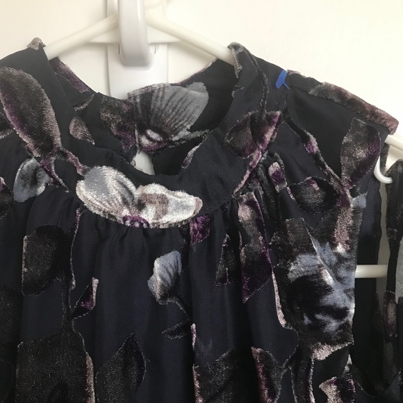 Design Lab Floral Cold Shoulder Top - Size XS - Picture 8 of 13